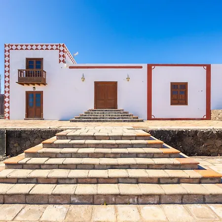 Hero Villa Tias