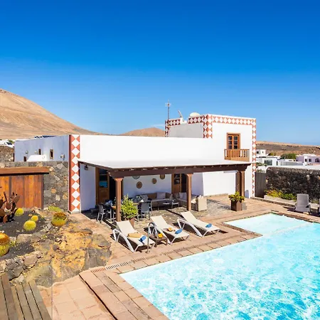 Hero Villa Tias
