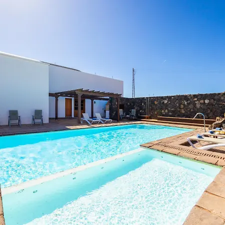 Hero Villa Tias